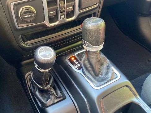 Used 2019 Jeep Wrangler Unlimited Sport S AWD/4WD image 29