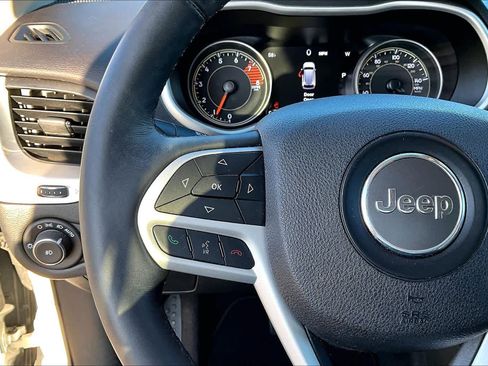 Used 2017 Jeep Cherokee Limited w/ Trailer Tow Group image 23