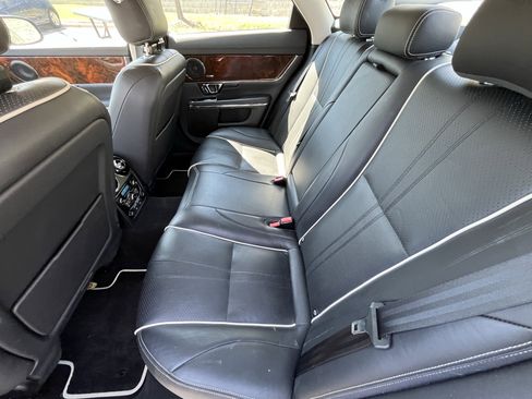 Used 2019 Jaguar XJ R-Sport image 33