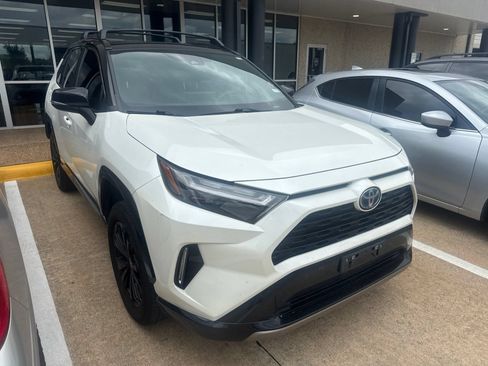 Used 2022 Toyota RAV4 XSE AWD/4WD image 5