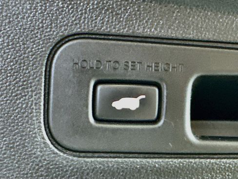 Used 2023 Acura MDX SH-AWD w/ Advance Package image 32
