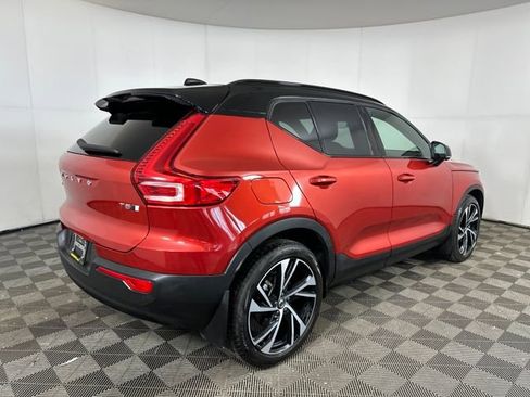 Used 2021 Volvo XC40 T5 R-Design w/ Protection Package Premier image 3