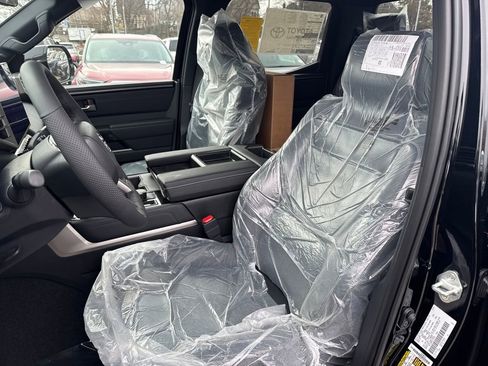 New 2026 Toyota Tundra Limited AWD/4WD image 18