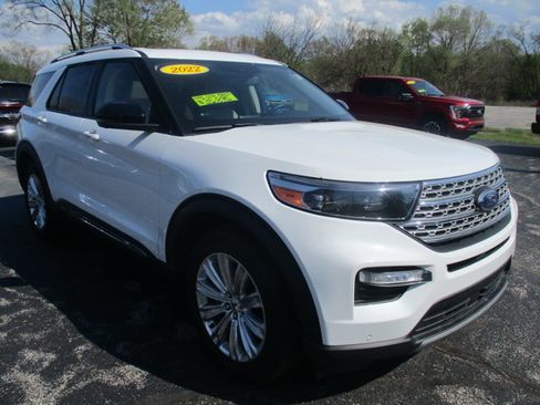 Certified 2022 Ford Explorer Limited w/ Equipment Group 301A AWD/4WD image 3