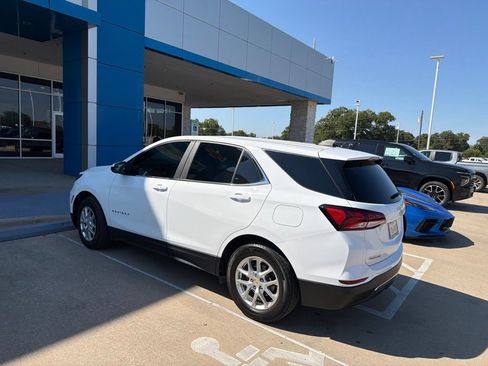 Used 2024 Chevrolet Equinox LT FWD image 4