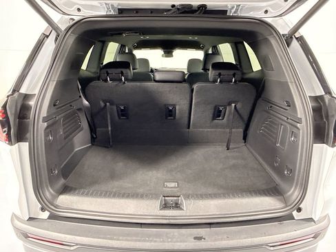 Used 2024 GMC Acadia Elevation w/ Luxury Package image 28