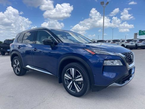 Certified 2023 Nissan Rogue SL w/ SL Premium Package FWD image 7
