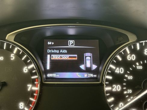 Used 2016 Nissan Pathfinder Platinum w/ Family Entertainment Package FWD image 12