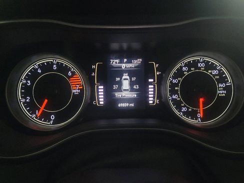 Used 2020 Jeep Cherokee Altitude image 23