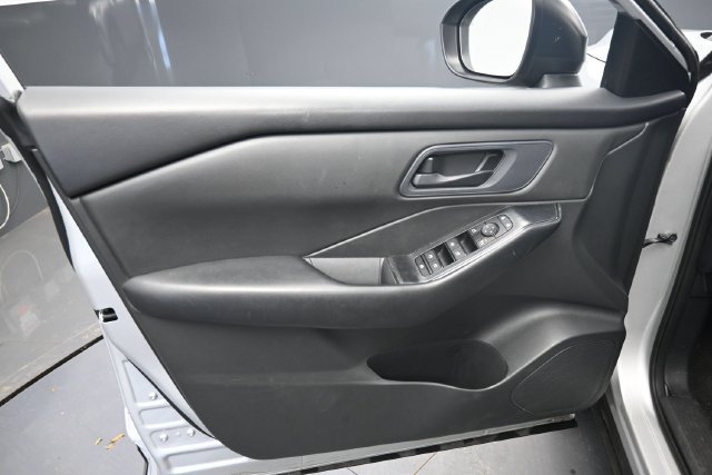 Used 2024 Nissan Rogue S AWD/4WD image 14