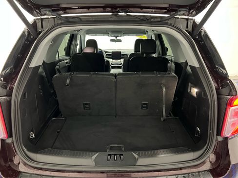 Used 2023 Ford Explorer XLT w/ Equipment Group 202A image 13