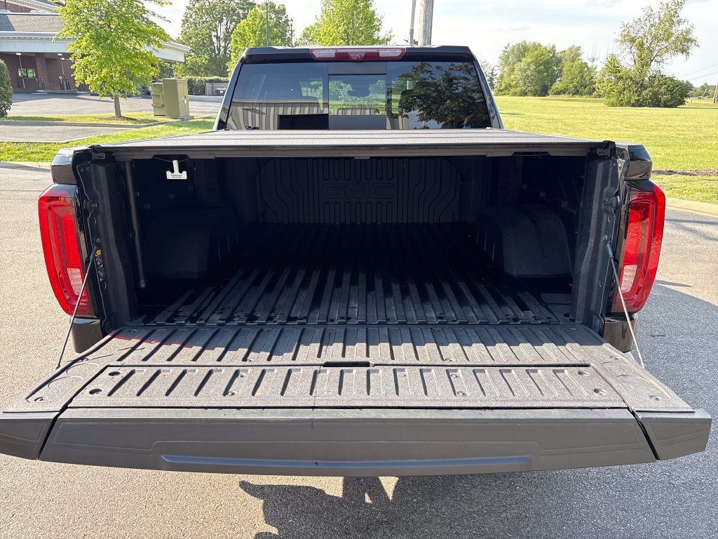 Certified 2024 GMC Sierra 1500 AT4 w/ Technology Package AWD/4WD image 17