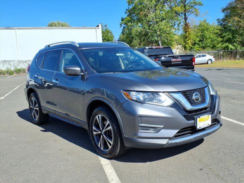 Used 2019 Nissan Rogue SV w/ Premium Package image 1