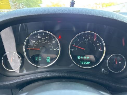 Used 2018 Jeep Wrangler Unlimited Sport image 14