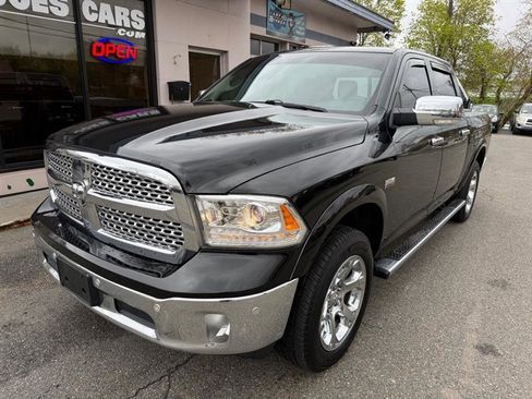 Used 2017 RAM 1500 Laramie w/ Convenience Group AWD/4WD image 6