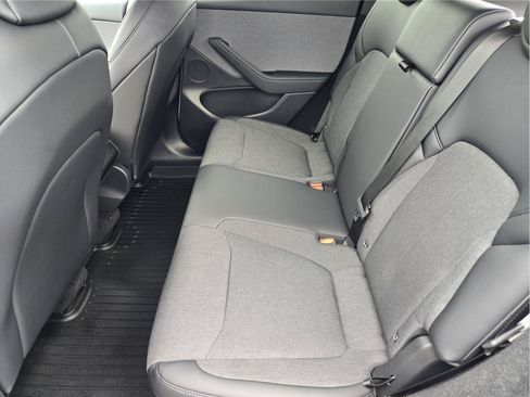 Used 2026 Tesla Model Y 2WD image 27