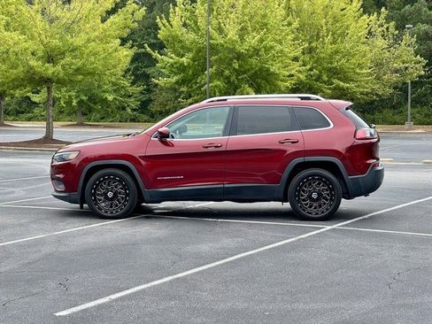 Used 2019 Jeep Cherokee Latitude w/ Popular Appearance Group image 3