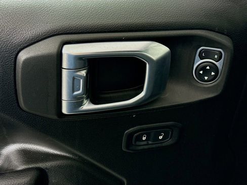 Used 2022 Jeep Gladiator Sport image 24