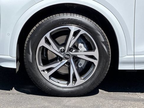 Used 2027 Audi Q6 e-tron Premium Plus w/ Premium Plus AWD/4WD image 38