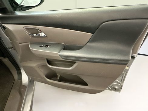 Used 2016 Honda Odyssey Touring Elite image 36
