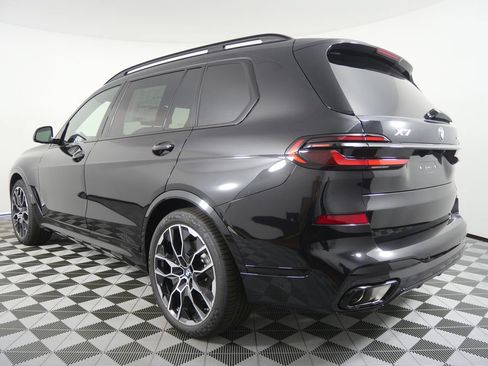 Used 2027 BMW X7 xDrive40i w/ M Sport Package AWD/4WD image 5