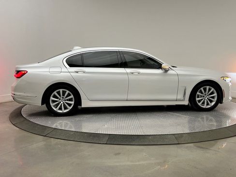Used 2022 BMW 740i image 6