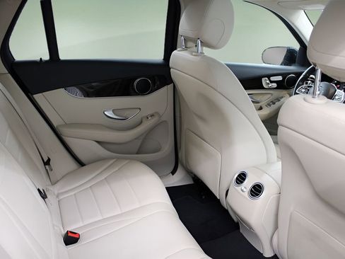 Used 2022 Mercedes-Benz GLC 300 image 30