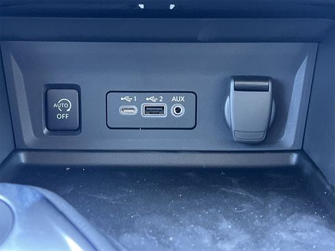 New 2025 Nissan Sentra SR w/ SR Premium Package image 7