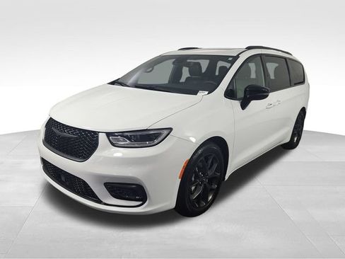 Used 2025 Chrysler Pacifica Limited FWD image 1