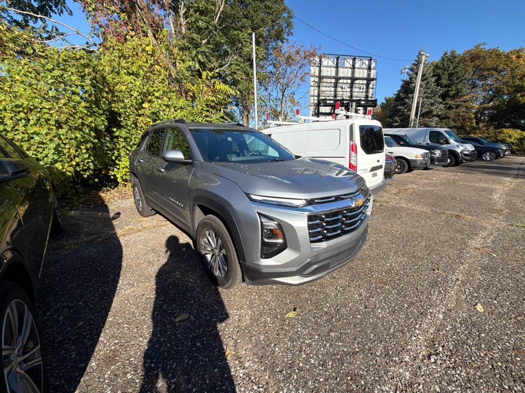 Used 2025 Chevrolet Equinox LT w/ Convenience Package II AWD/4WD image 5