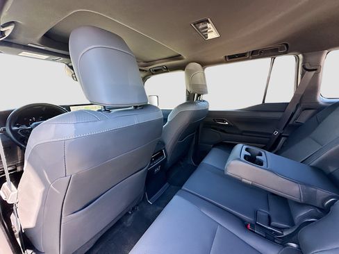 Used 2024 Lexus GX 550 image 27