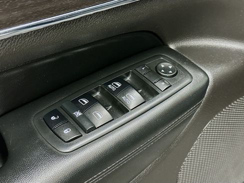 Used 2018 Jeep Grand Cherokee Limited AWD/4WD image 15