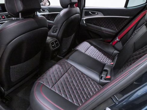 Certified 2022 Genesis G70 3.3T RWD image 11