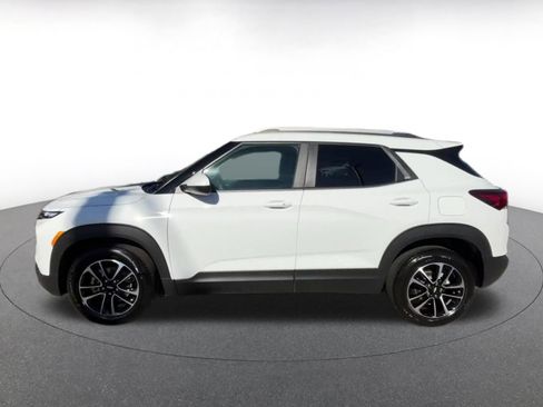 Used 2025 Chevrolet TrailBlazer LT image 9