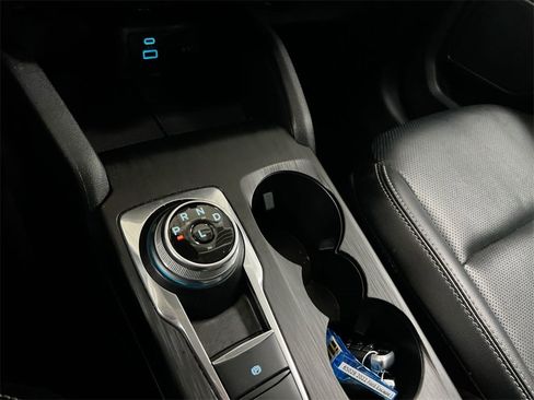 Used 2022 Ford Escape SEL image 16