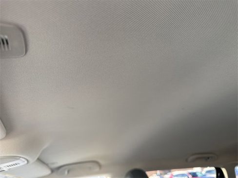 Used 2019 Jeep Compass Latitude image 26