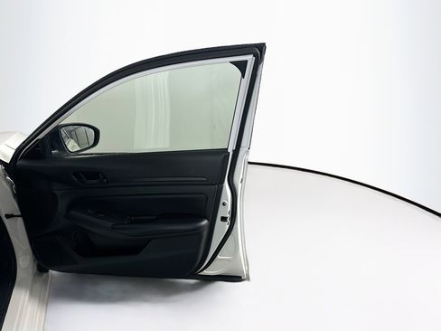 Used 2024 Nissan Altima 2.5 S image 30