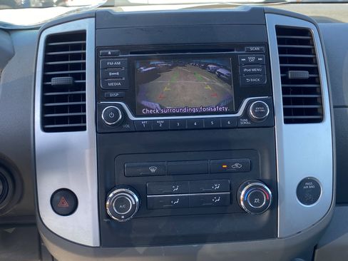 Used 2018 Nissan Frontier SV image 12