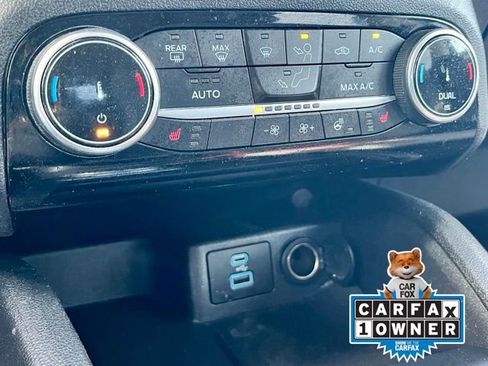 Used 2022 Ford Escape SE w/ SE Sport Appearance Package image 28