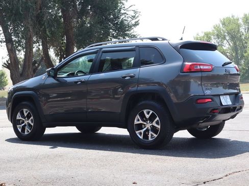 Used 2016 Jeep Cherokee Trailhawk w/ Cold Weather Group AWD/4WD image 7