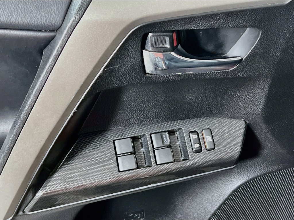 Used 2018 Toyota RAV4 Adventure AWD/4WD image 16