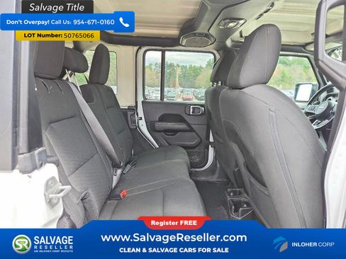 Used 2018 Jeep Wrangler Unlimited Sahara w/ Cold Weather Group AWD/4WD image 15