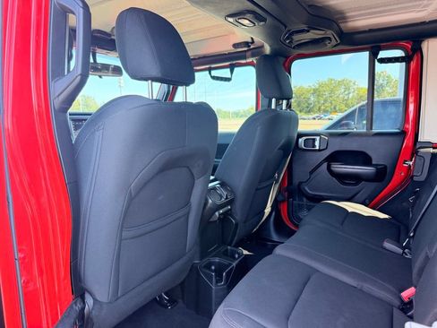 Used 2018 Jeep Wrangler Unlimited Sport S AWD/4WD image 18
