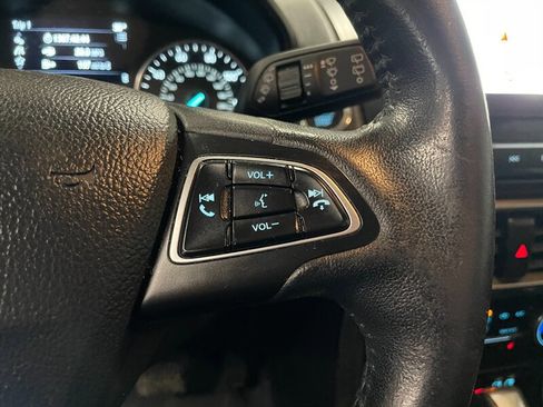 Used 2019 Ford EcoSport SE w/ SE Convenience Package image 11