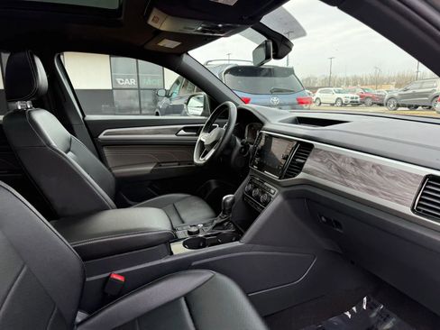 Used 2022 Volkswagen Atlas Cross Sport SE image 27
