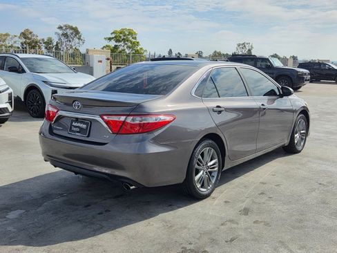Used 2016 Toyota Camry SE FWD image 5