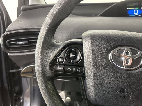 Used 2021 Toyota Prius LE image 27