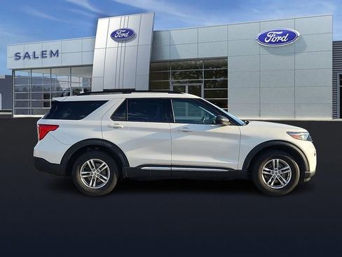 Certified 2022 Ford Explorer XLT w/ Equipment Group 202A AWD/4WD image 8