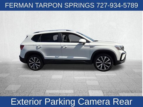 Used 2024 Volkswagen Taos SE FWD image 11