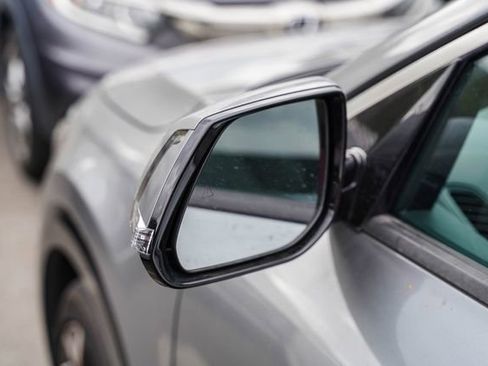 Used 2023 Kia Niro EX Touring image 9